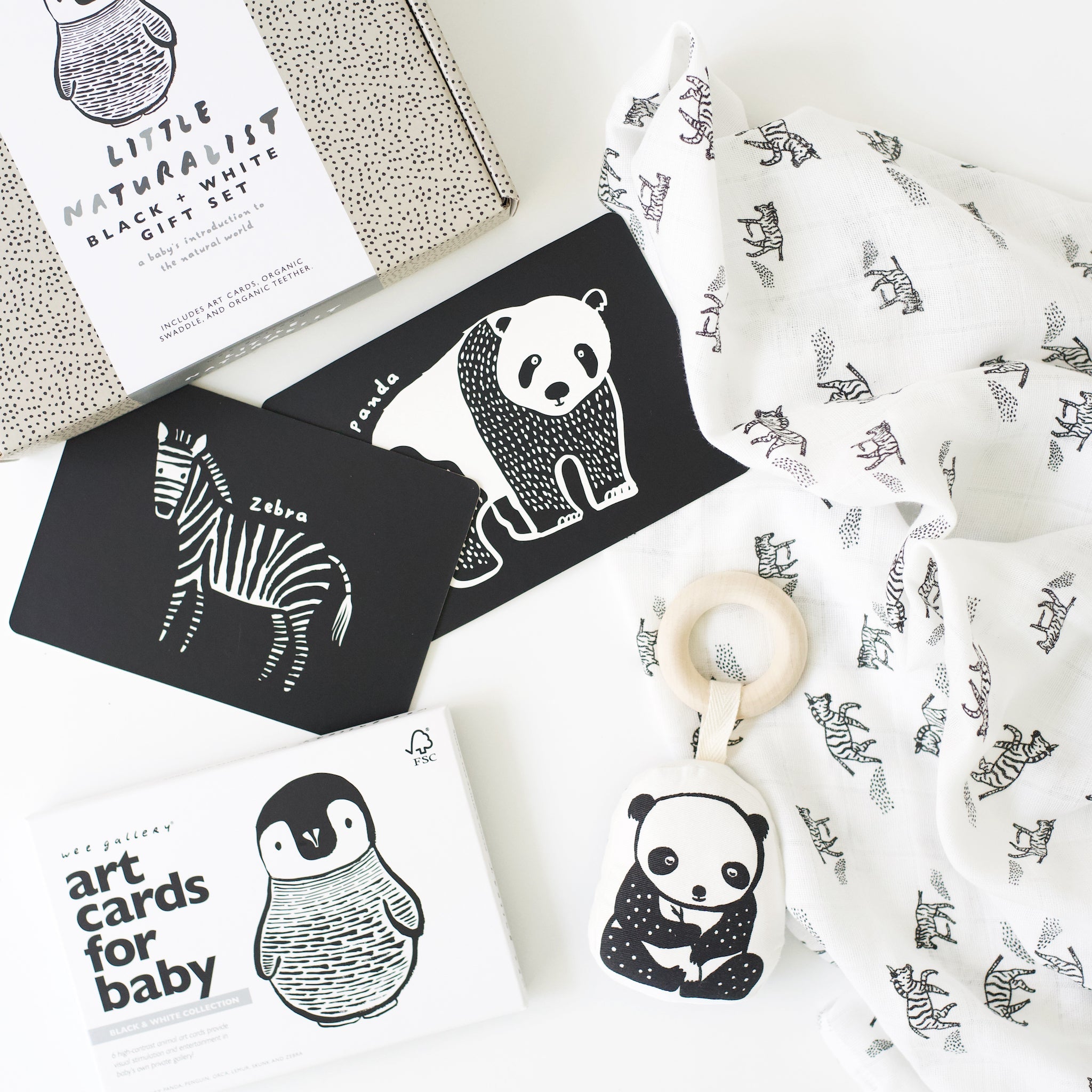 organic-unisex-high-contrast-gift-set-for-baby-newborn-2-3-4-5-months-black-and-white.jpg